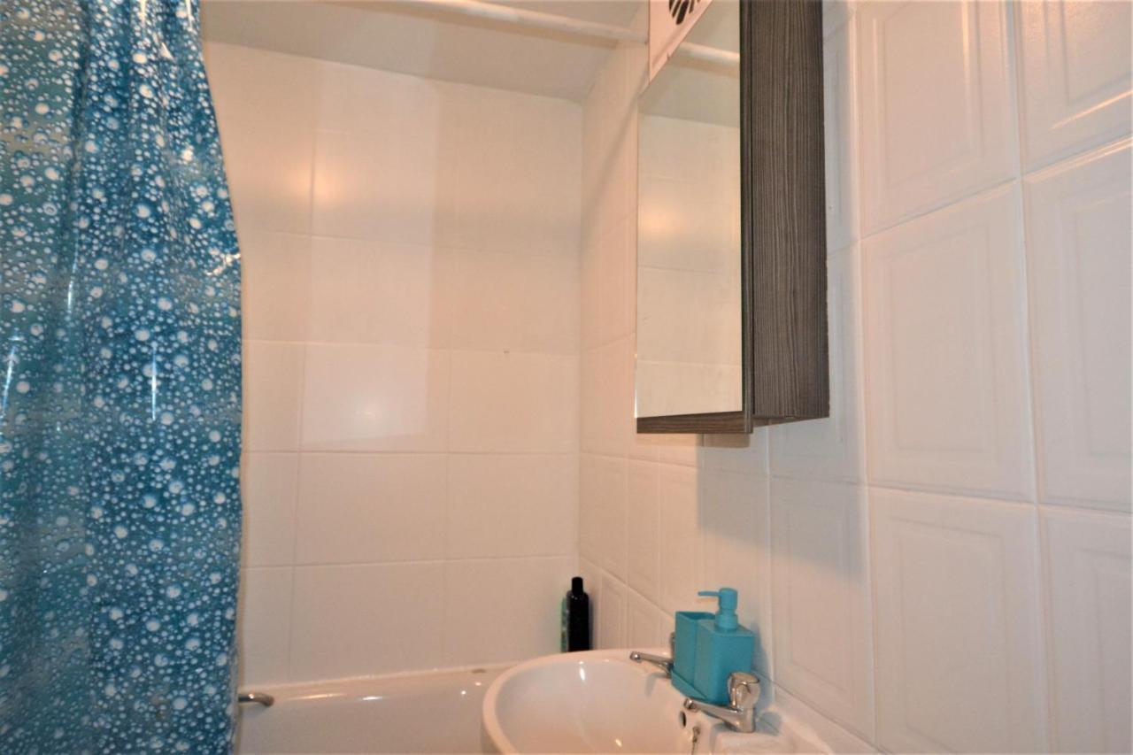 Zone 2 Lovely 4 Bedroom - 3 Trowbridge Road Londra
