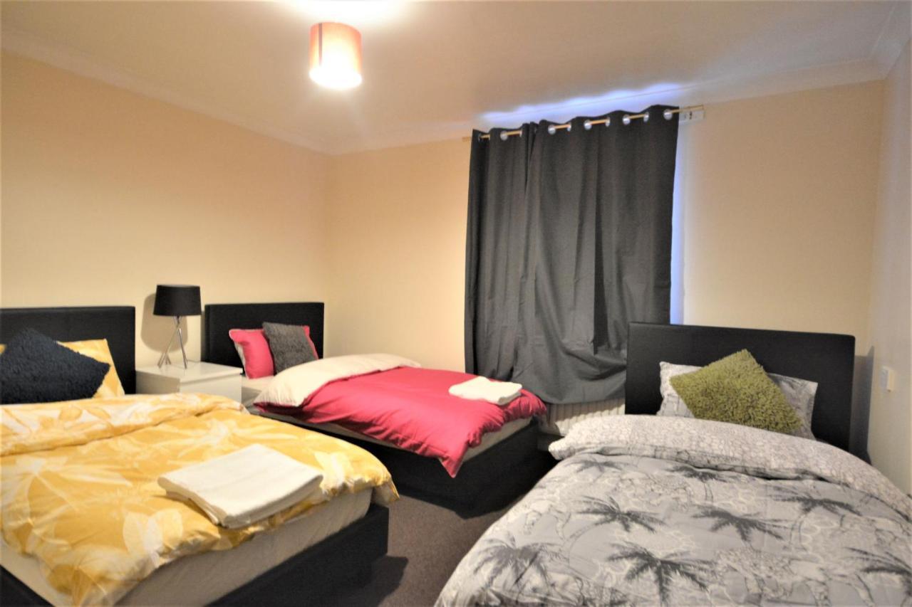 Zone 2 Lovely 4 Bedroom - 3 Trowbridge Road Appartamento Londra